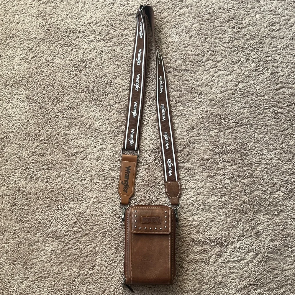 Wrangler Vegan Leather Crossbody Cell Phone Purse - Picture 2 of 8